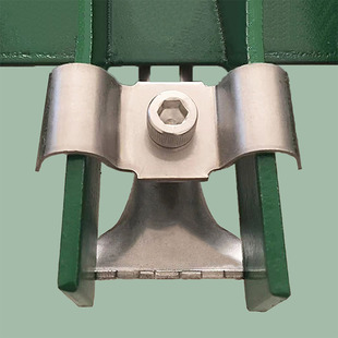 35不锈钢楼梯卡扣钢格板直角MC 夹30间距4020 AG303 30格栅板安装