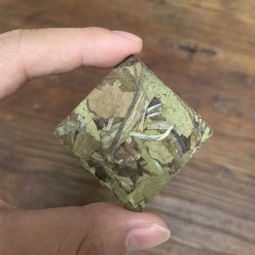 12月福利22年福鼎白茶饼干茶甜润