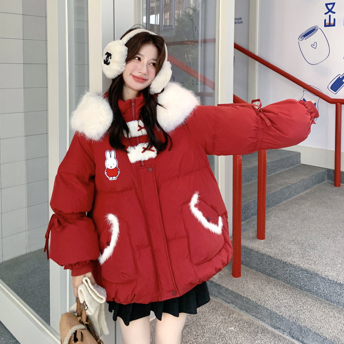大毛领连帽红色羽绒服女冬超火好看高级小众漂亮加厚面包服短外套,女装羽绒服,2D152