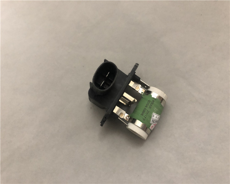 适用悦动i30名图ix35索八瑞纳朗动K3SK5电子扇散热风扇电阻器马达