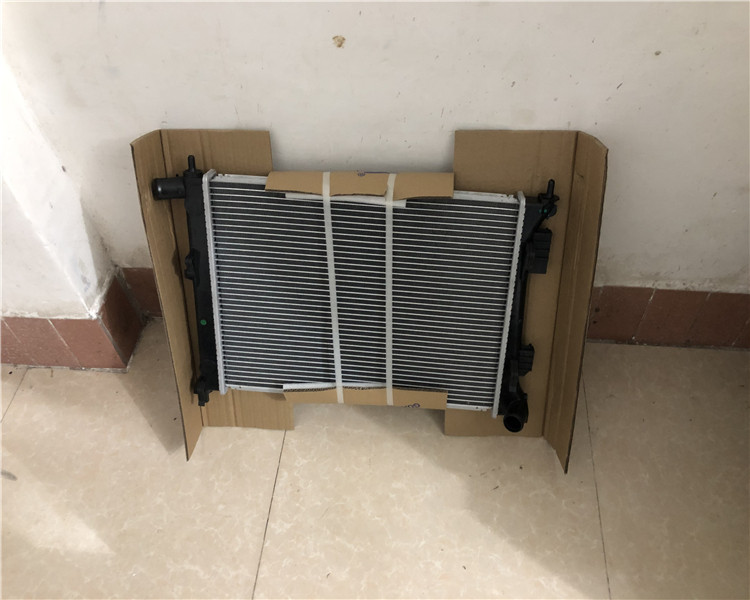 适用起亚K2远舰K3福瑞迪K5赛拉图智跑水箱手动波自动档散热器水箱