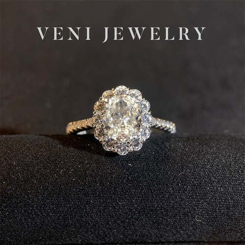 Veni珠宝 仙子纯白 培育白钻戒指经典戴妃款925银镀18K金珠宝E46