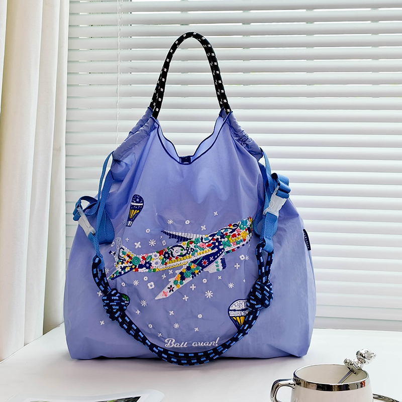 日系ball chain刺绣七彩飞机环保购物袋斜挎帆布大容量单肩通勤包