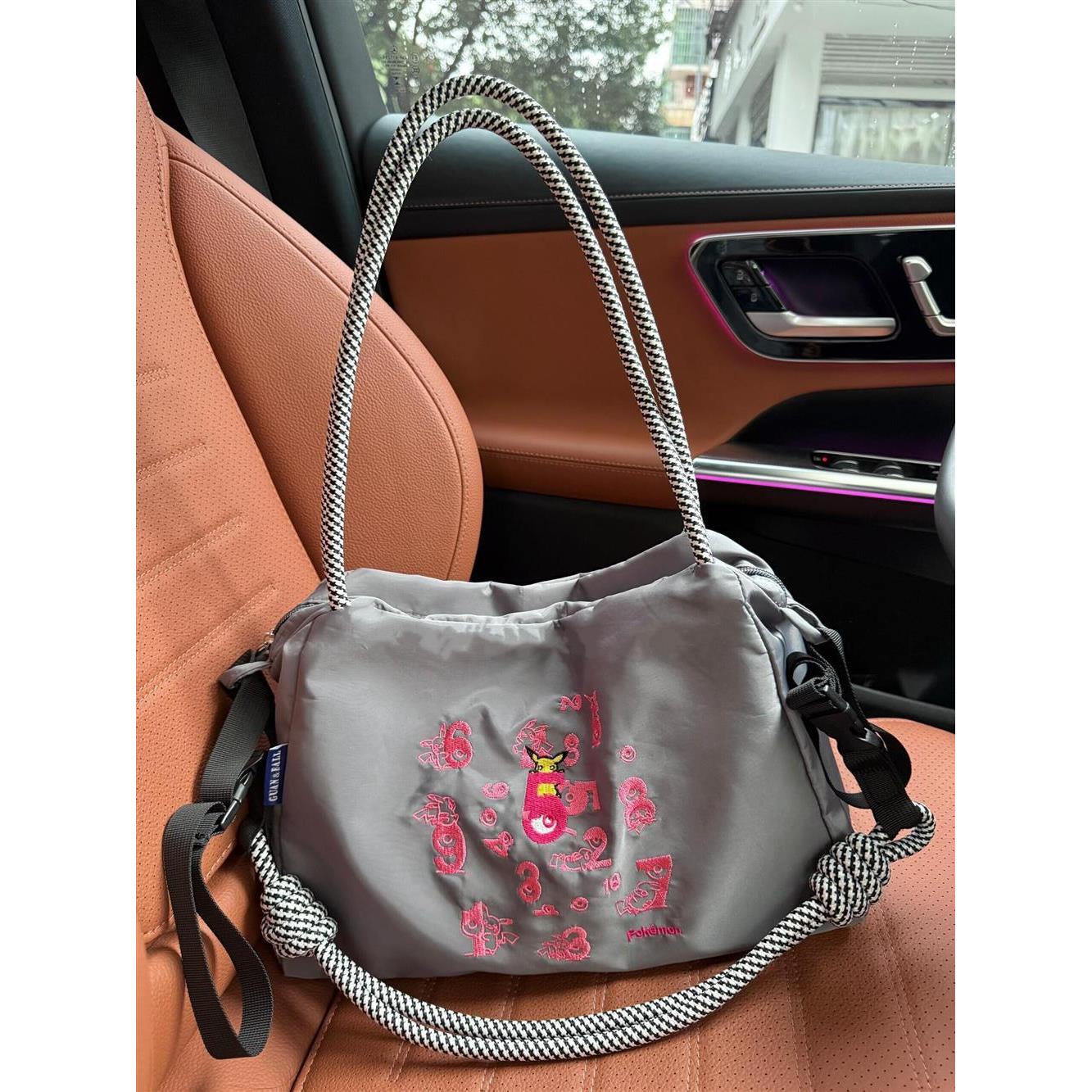 日系ball chain刺绣灰皮卡丘环保袋行李袋斜挎帆布包通勤单肩包女