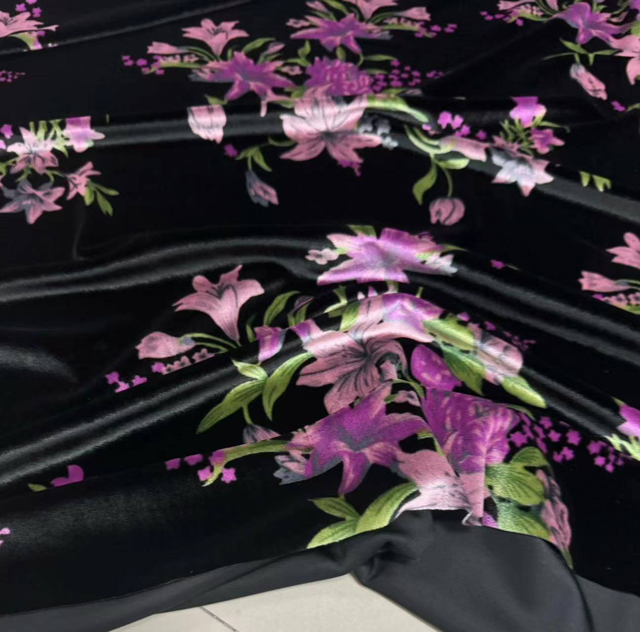 黑底蔷薇花高密醋酸金丝绒布料 弹力面料 连衣裙旗袍卫衣舞蹈服