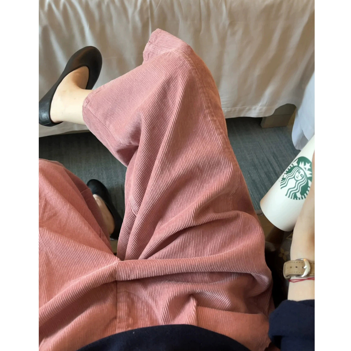 粉色灯芯绒托腹阔腿裤