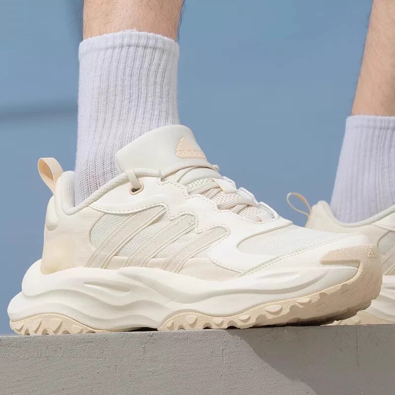 Adidas阿迪达斯女子运动休闲鞋