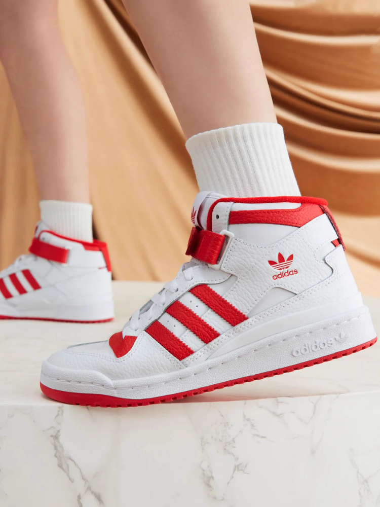 Adidas青少年耐磨运动休闲板鞋