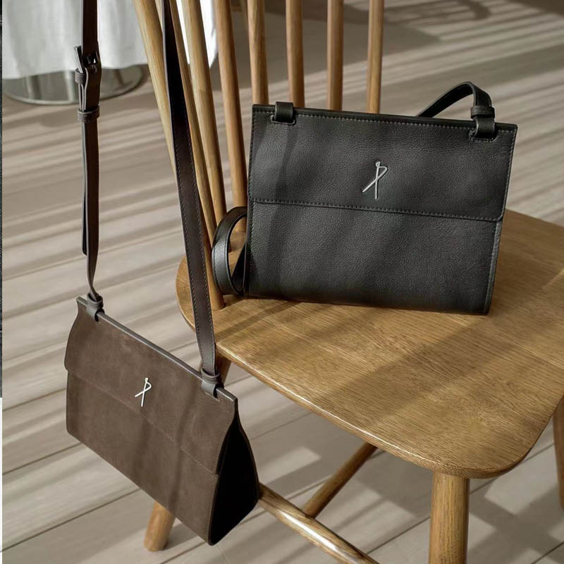 dresscode台湾轻奢小众设计师品牌小红书DAWANG牛皮牛仔斜挎包