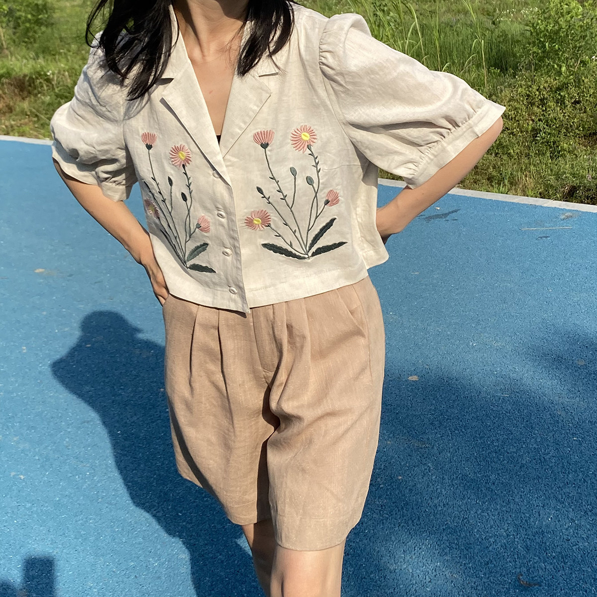 衣川 原创自制 法式少女原麻色刺绣雏菊花朵 棉麻衬衫