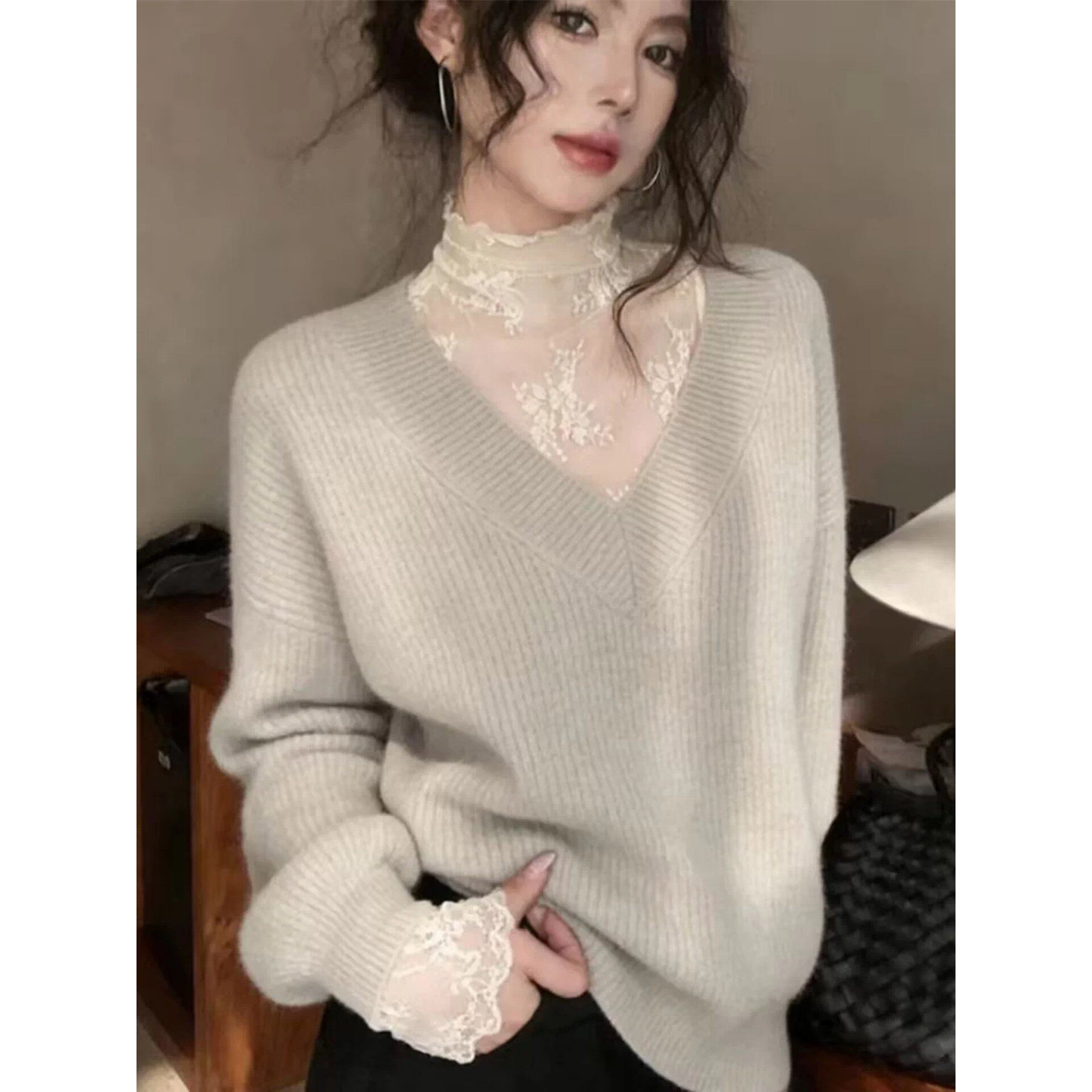 白色半高领蕾丝长袖打底衫女秋冬叠穿毛衣内搭透视花边领网纱上衣