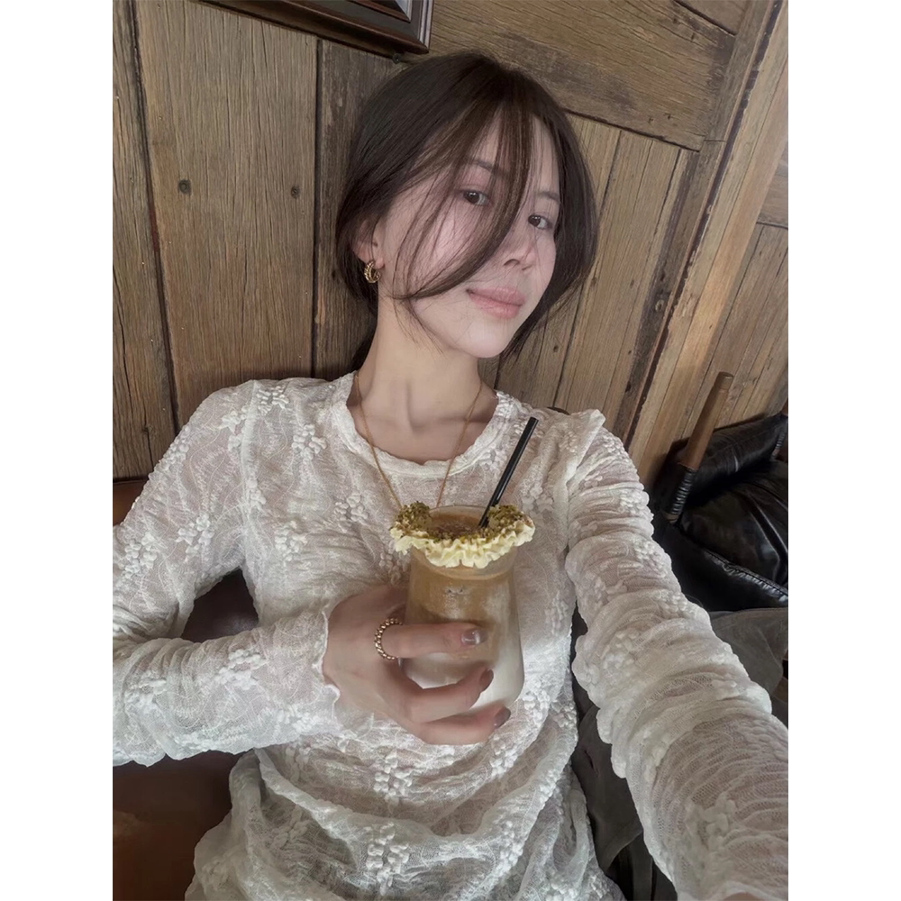 法式钩花镂空蕾丝打底衫女秋季内搭薄款微透设计感长袖t恤上衣潮