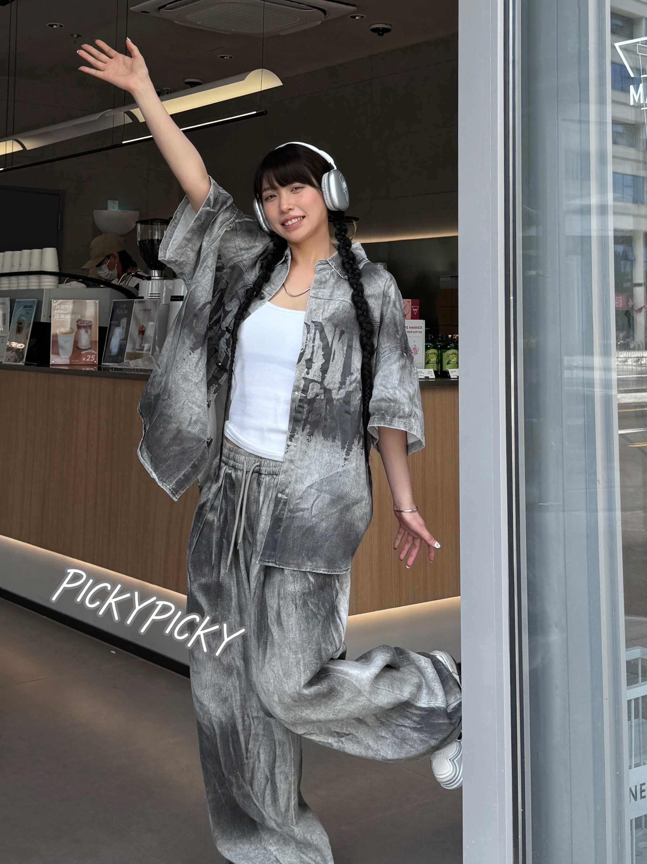 Obsessed! pickypicky Hand-Painted Graffiti Denim Set – Your Spring Street Style - Product image 3