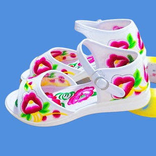 云南绣花凉鞋女2023夏季新款休闲坡跟褶皱一字扣纯色一字带女鞋