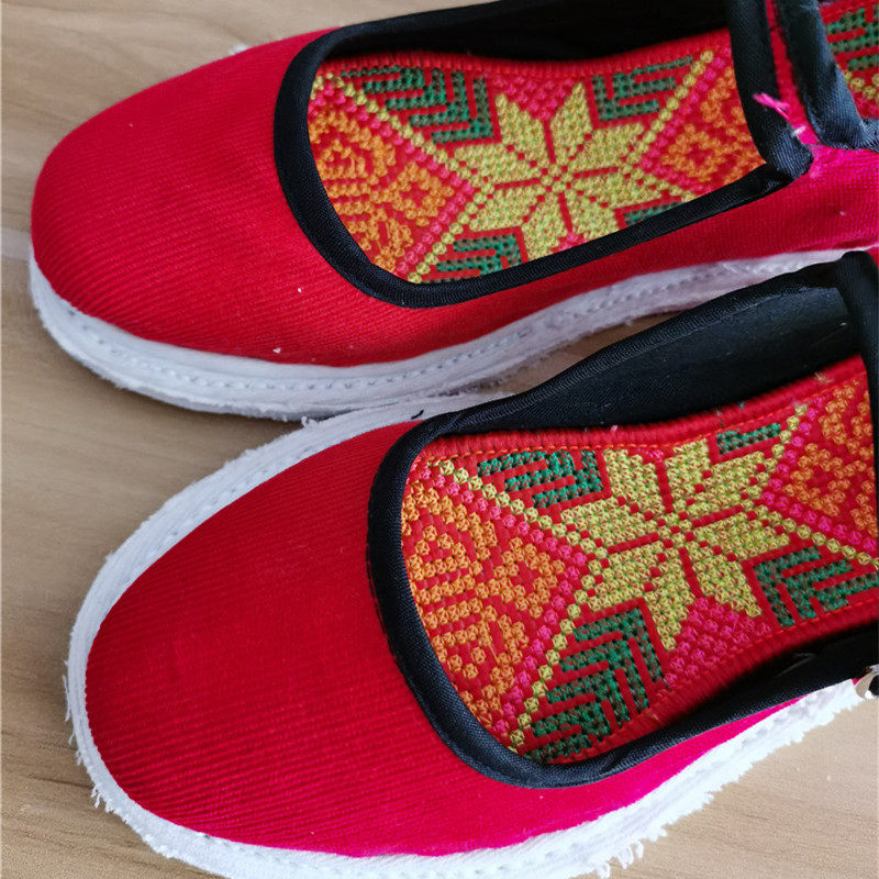 云南方口绣花鞋女款千层底一字扣带毛边平底灯芯绒鞋农村纯手工鞋,女鞋,绣花鞋,淘宝优惠券,粉丝福利购,淘宝优惠卷