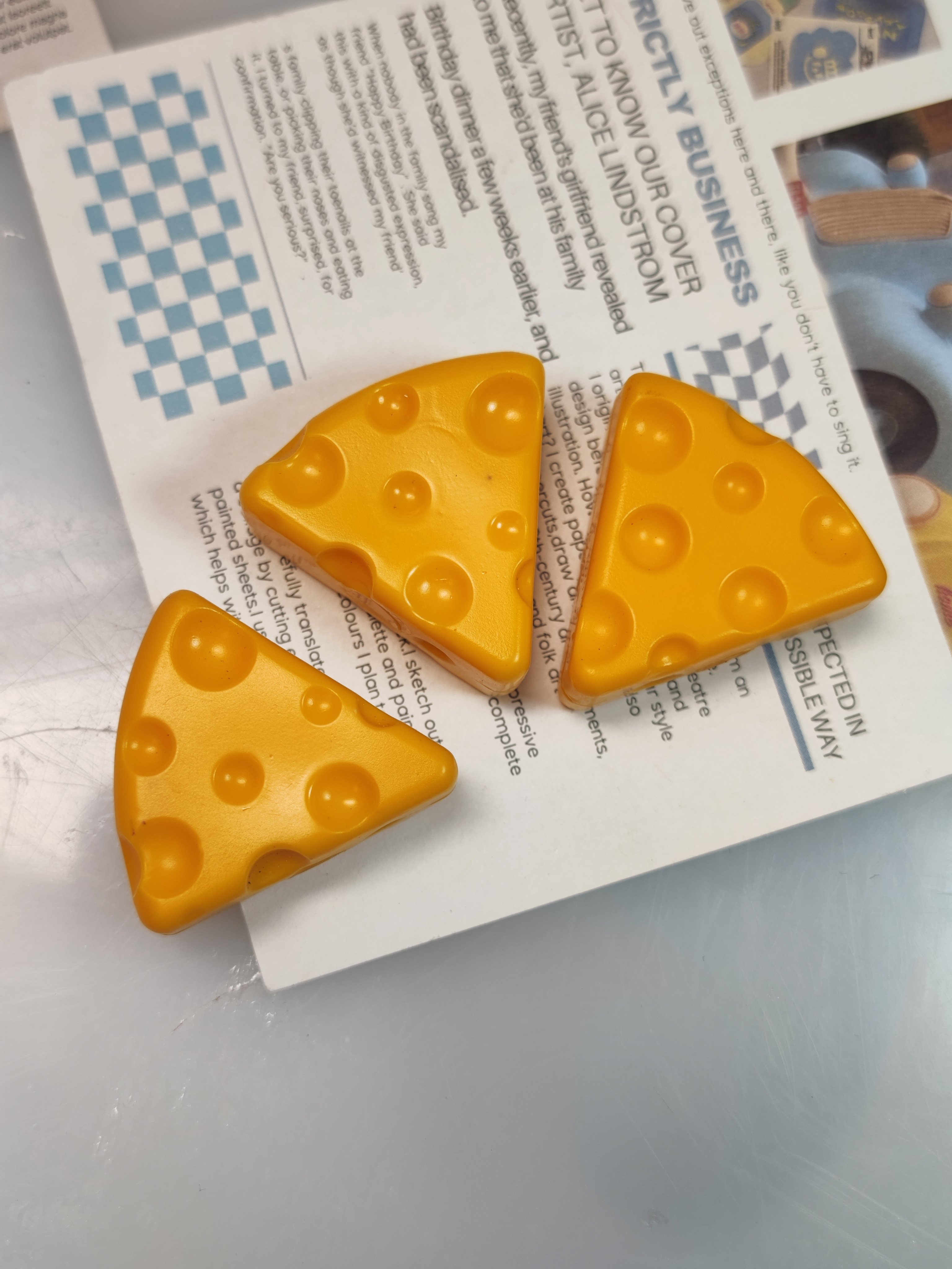 正版散货 仿真三角奶酪食玩 长度3厘米 diy装饰品手工配件B08