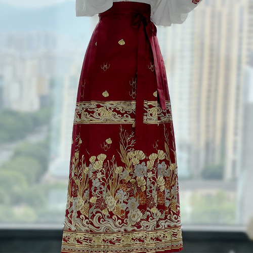 芊古棠织金仿妆花马面裙敬酒服