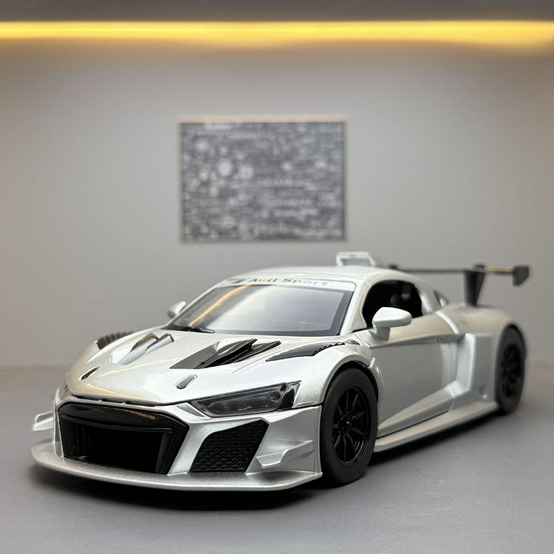 新款 OK合金1:24赛道版R8-GT2跑车声光儿童玩具车模型摆件