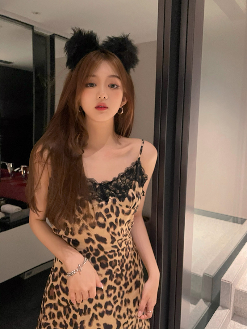 A real picture of a western style dress with hot and sweet style