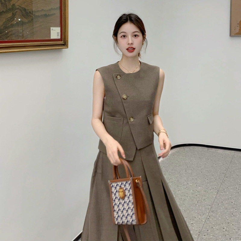 2026春新款不对称复古马甲背心女小个子A字半裙短款马夹套装