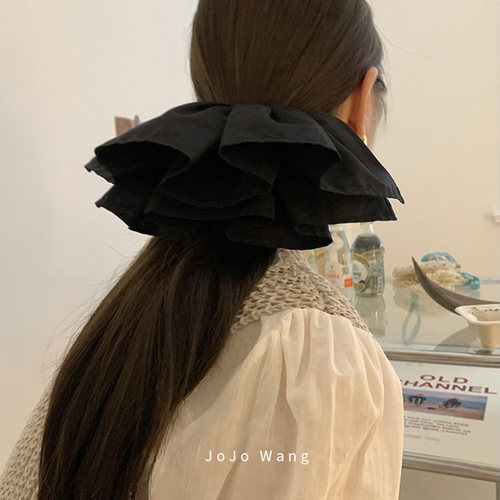 前脸看得到！裙摆发夹款女