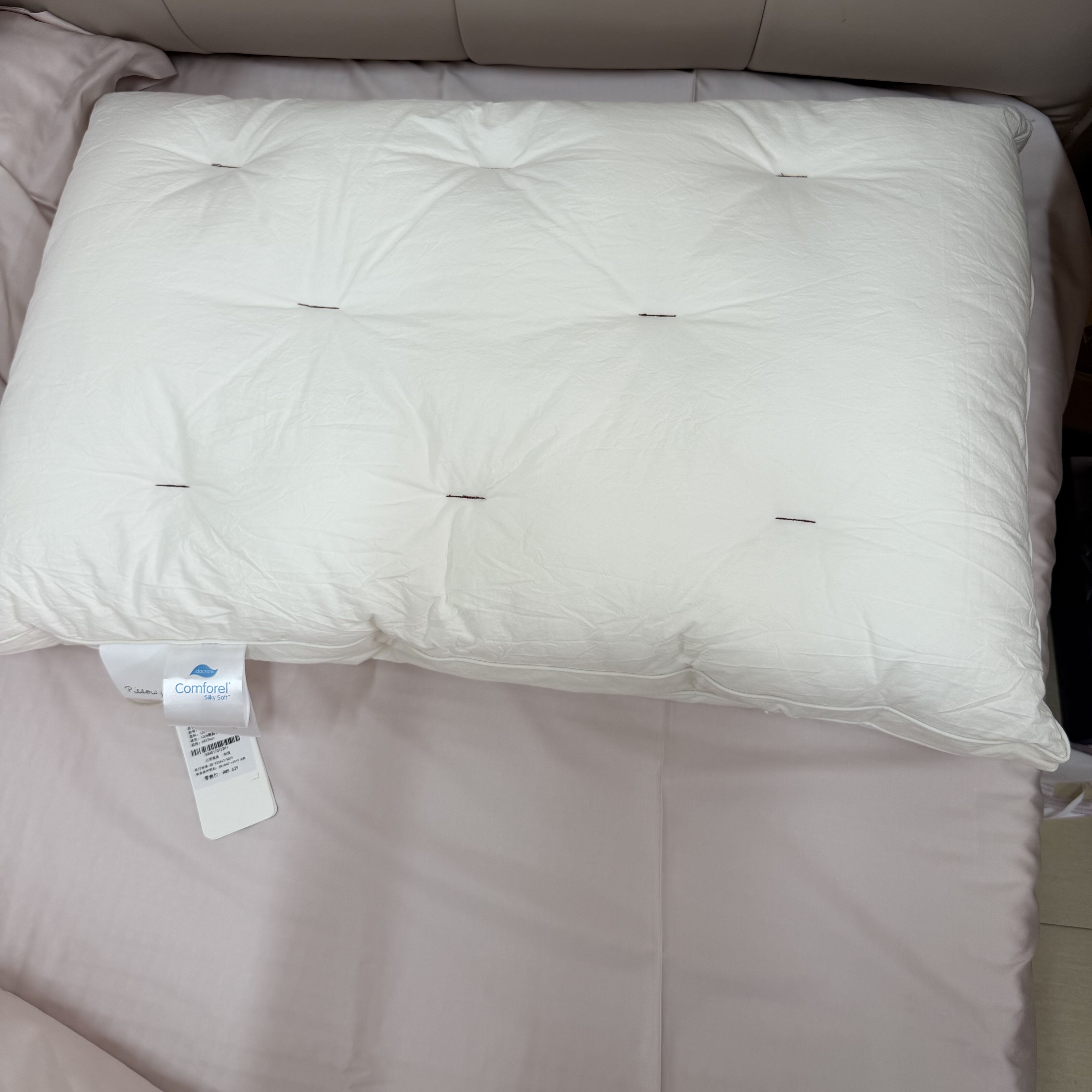 高端助眠英威达类蚕丝纤维枕头线绗设计简约舒适枕芯