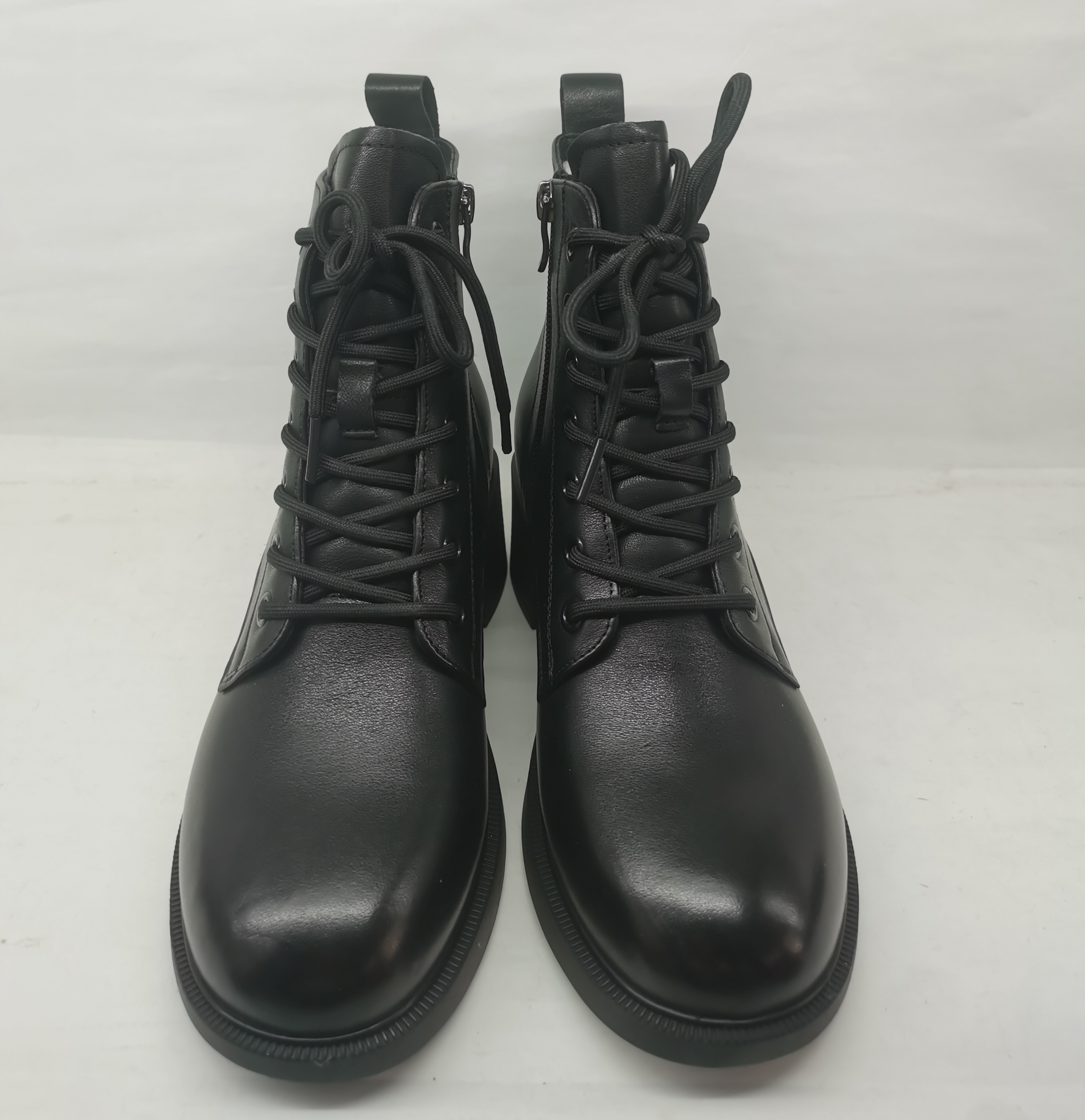 意尔康女鞋2024冬季新款女靴真皮马丁靴女厚底靴子加绒短靴068963