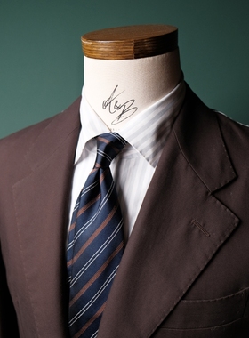 ilLupo藏蓝色底 斜条纹 手工半内衬三褶意式真丝提花领带