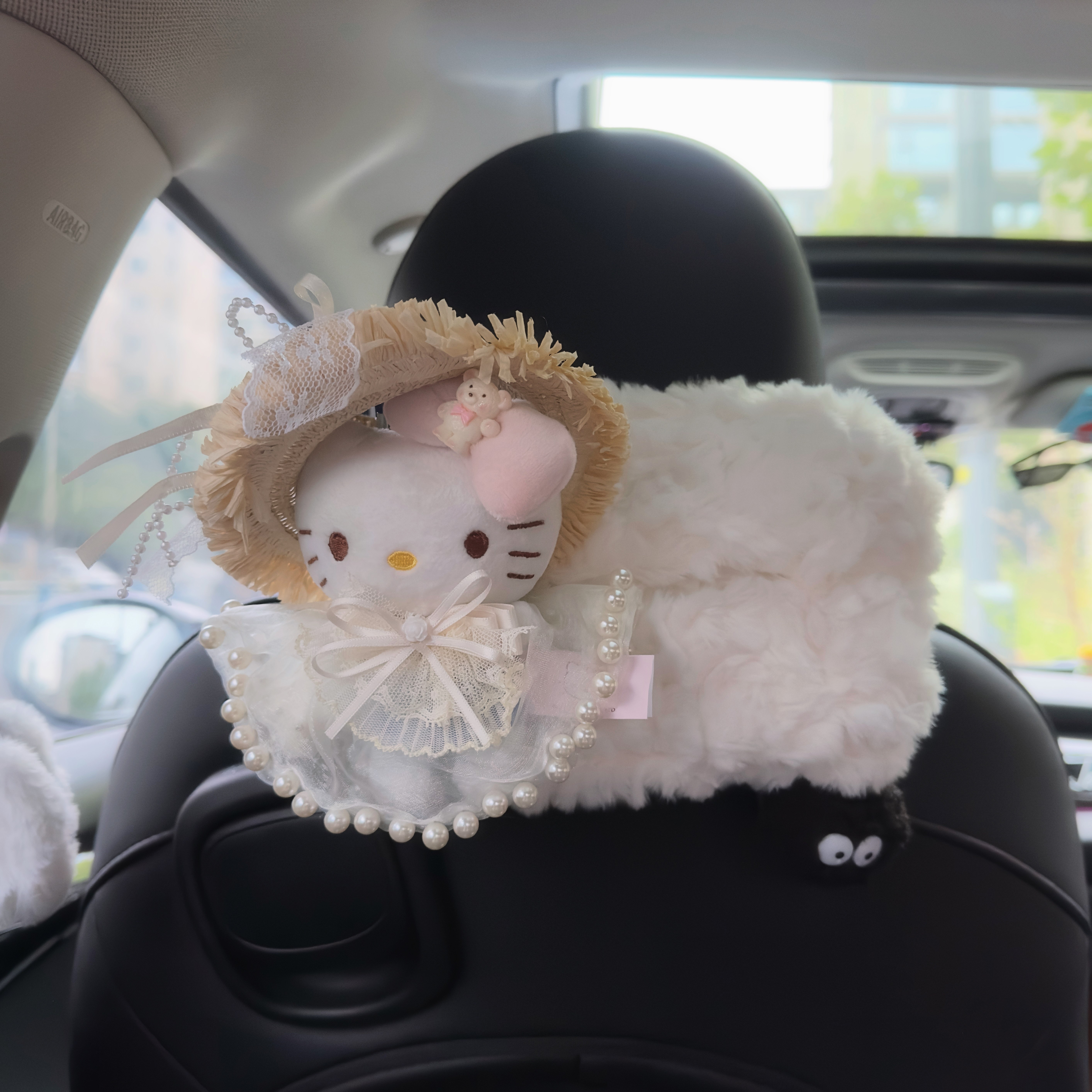 HelloKitty车载毛绒挂式纸巾盒