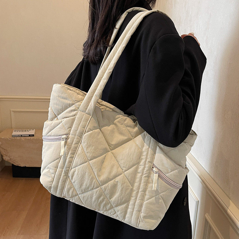 秋冬通勤包包女大学生上课包平板背包装书手提托特包大容量单肩包,箱包皮具/热销女包/男包,托特包,淘宝优惠券,粉丝福利购,淘宝优惠卷