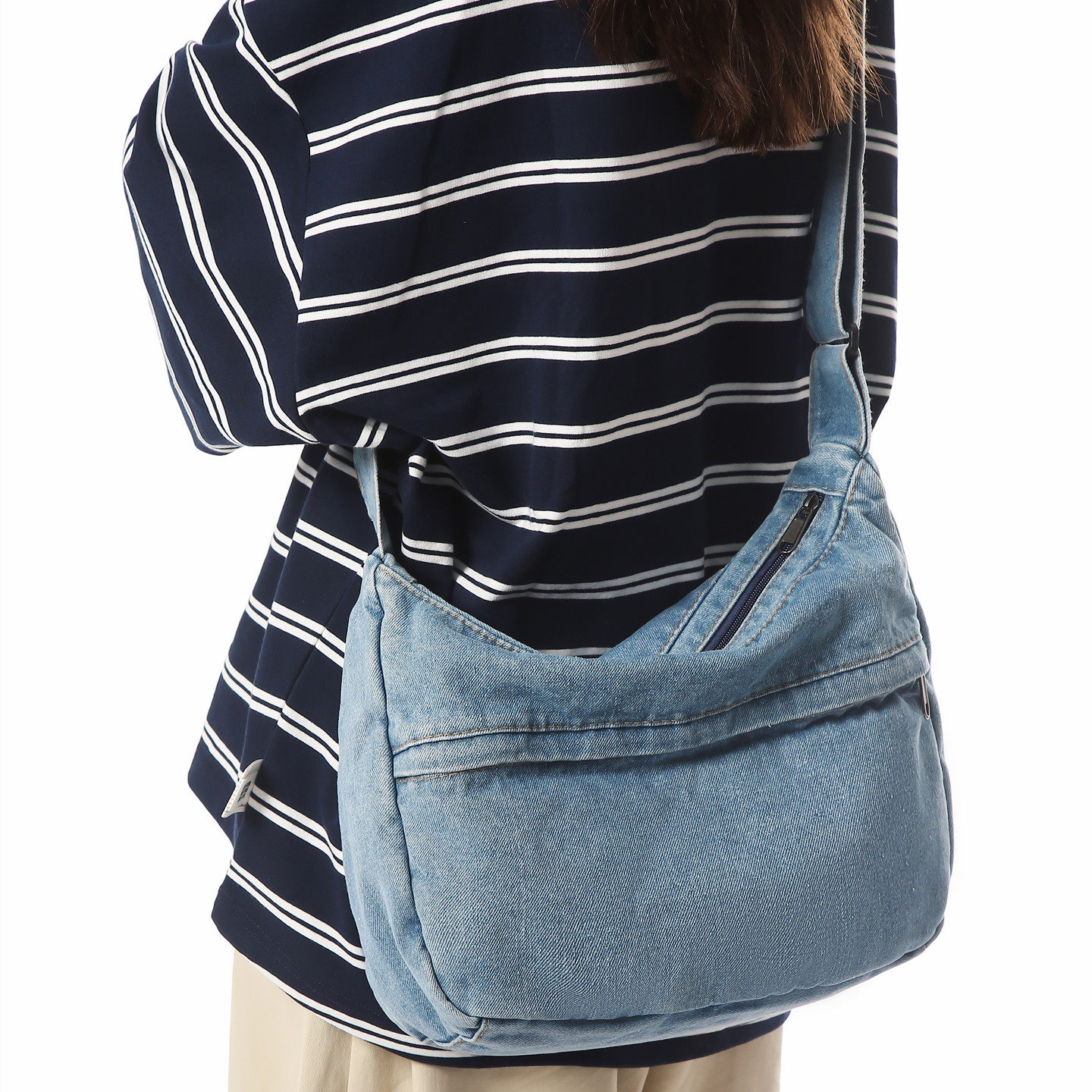 牛仔布包包女2025新款时尚百搭大容量帆布通勤包邮差包斜挎单肩包