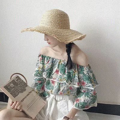 漏肩上衣女夏一字肩2018新款小露香肩喇叭袖超仙个性学生花色上衣