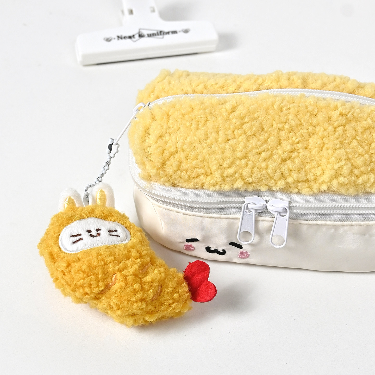 可爱卡通炸虾笔袋三文鱼文具新款高颜值毛绒大容量收纳袋收纳包女