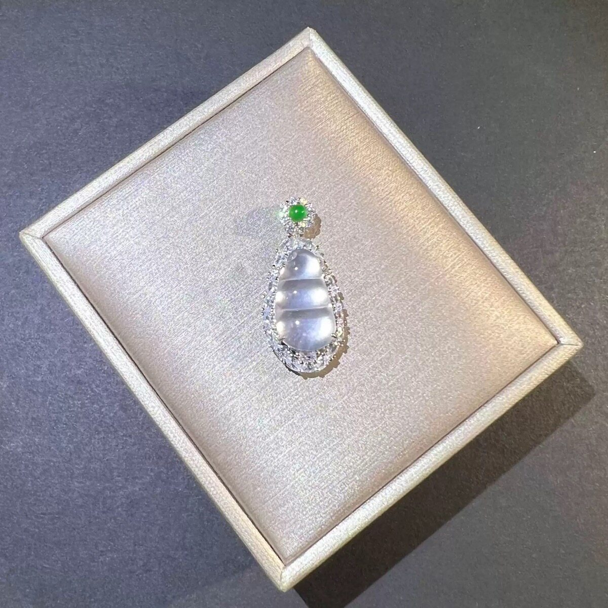 天然冰种水沫玉福豆吊坠项链女款小众设计高冰镶嵌928纯银发财豆