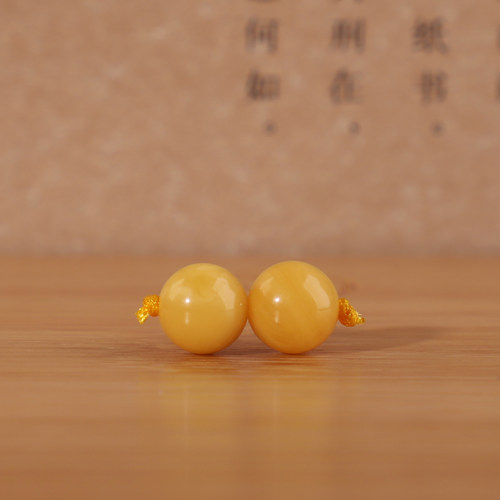 俄料蜜蜡鸡油黄黄花蜡圆珠对珠