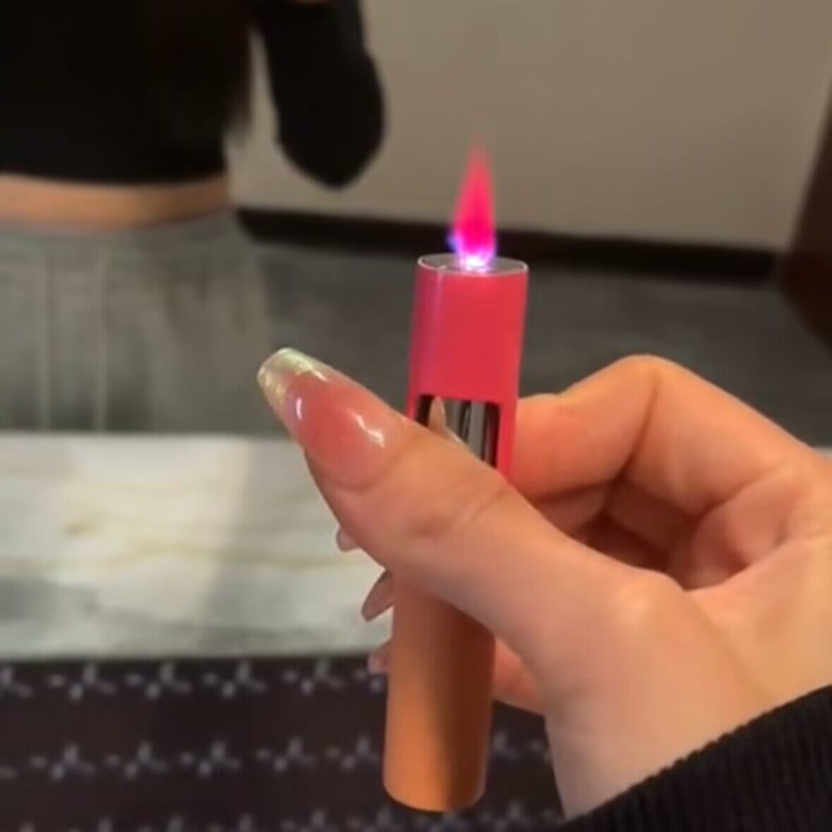 创意圆形按压打火机充气个性防风小巧粉火送男友礼物抖音网红同款