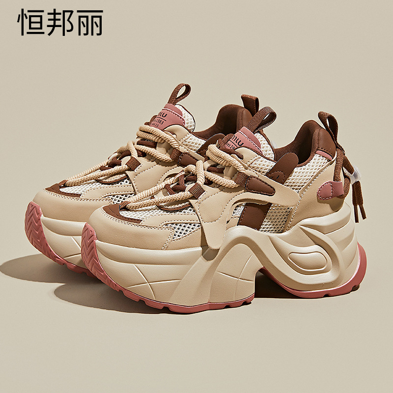 香港女运动休闲鞋软底不累脚透气