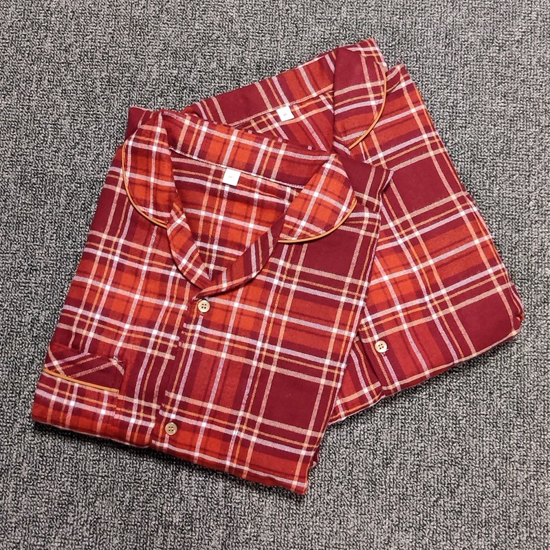 일본의 봄 가을 출산 긴 탑 격자 무늬 작은 옷깃 요양원 복장 산후 감금 의류