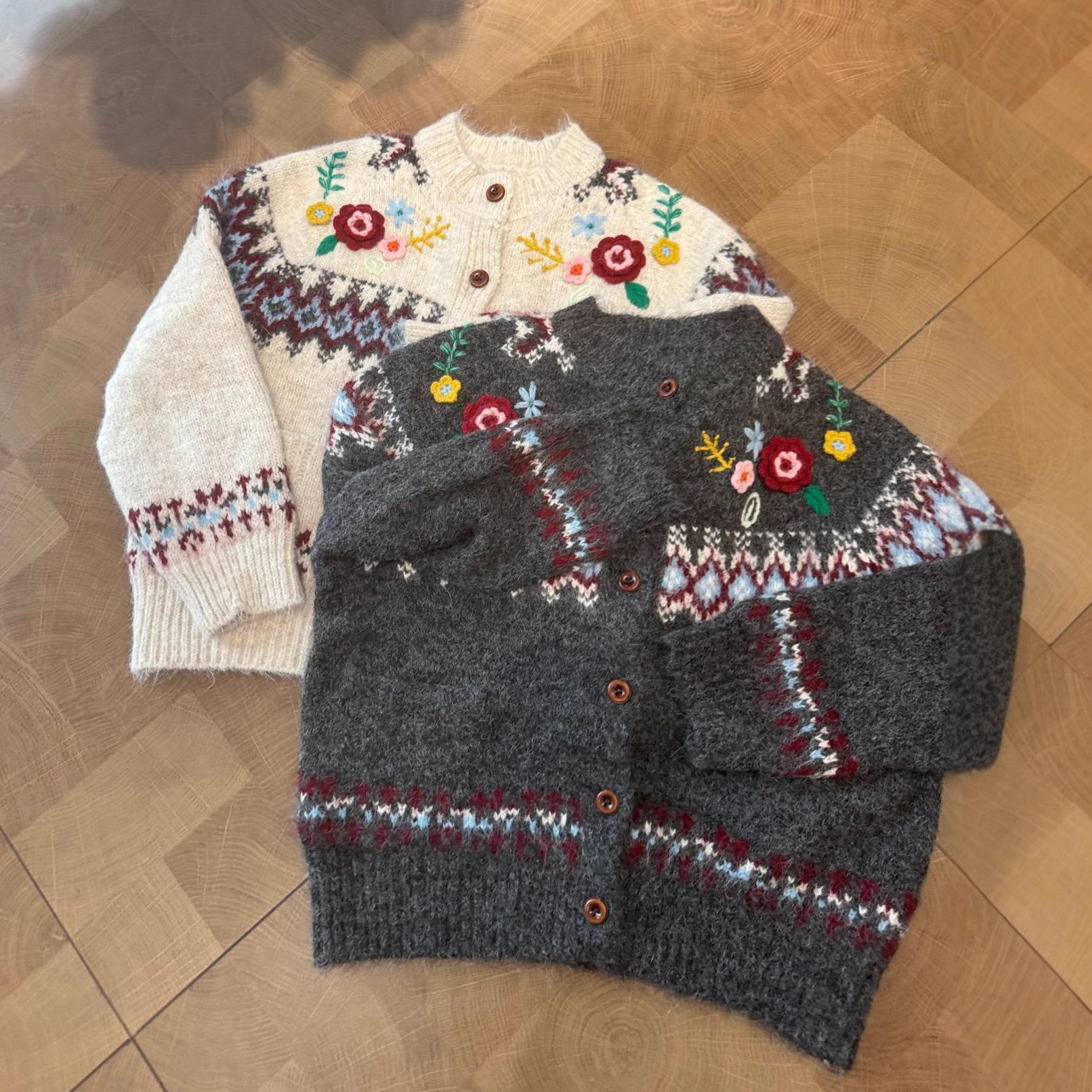 费尔岛重工立体花朵刺绣开衫毛衣女秋冬新款宽松休闲羊毛针织外套