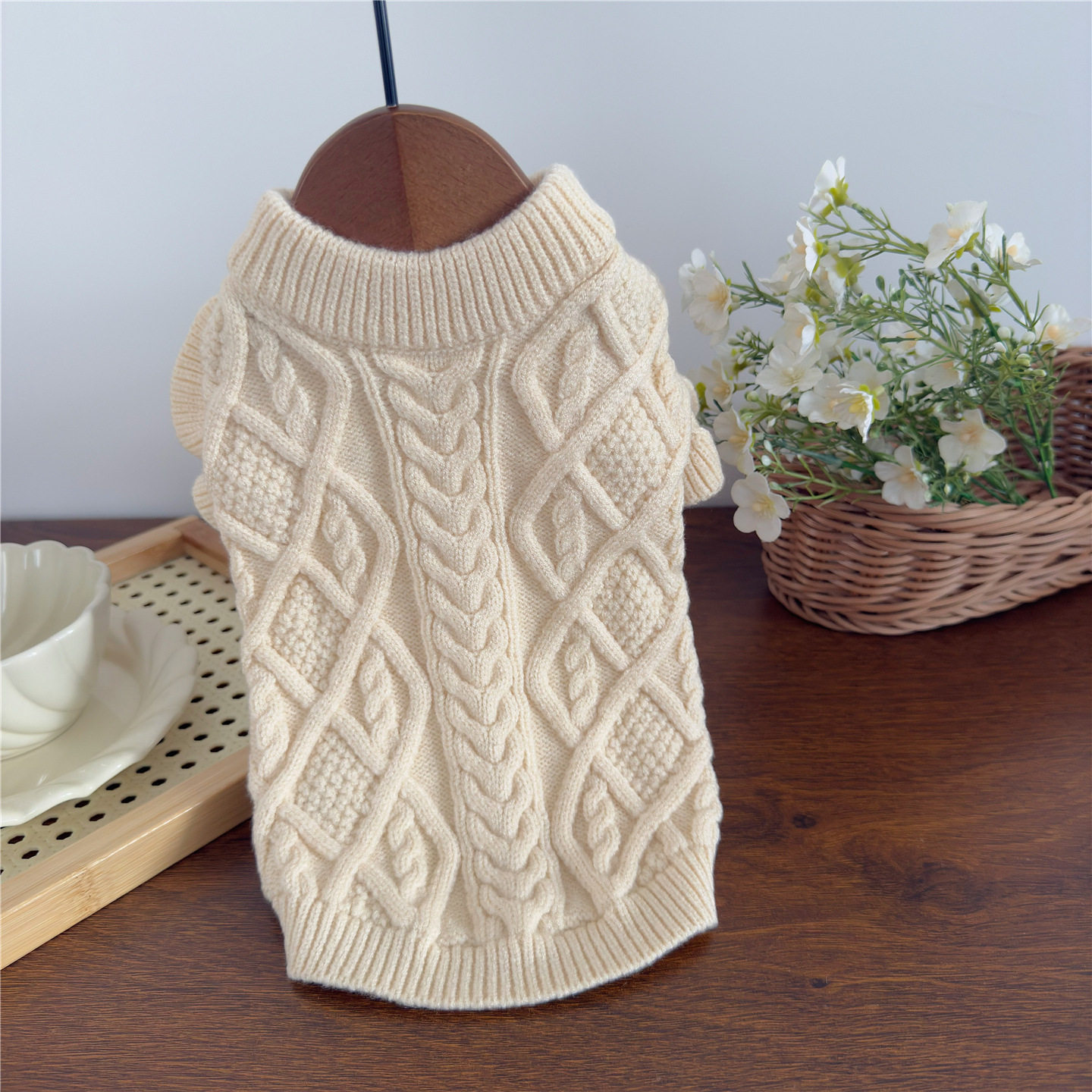 猫狗宠物衣服新款菱形麻花编织下摆波浪设计温柔风格狗狗无袖毛衣