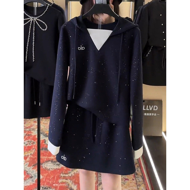 轻奢洋气减龄一整套2025秋季新品超仙气质名媛烫钻连帽卫衣半身裙,女装/女士精品,时尚套装,淘宝优惠券,粉丝福利购,淘宝优惠卷