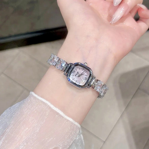 FILA斐乐手表女优雅时尚小众轻奢送女友情人节礼物送闺蜜生日礼物