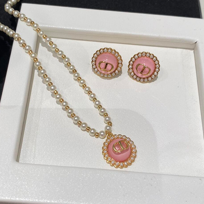 奥米迪奥字母CD纽扣小米珠项链女粉蓝水晶高级感百搭锁骨链颈链潮