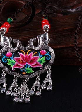 云南中长款刺绣铃铛棉麻毛衣链