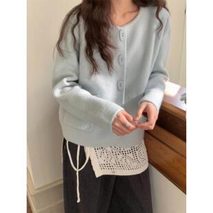 浅蓝色瓜子扣设计感毛衣外套女秋冬新款宽松温柔风针织开衫百搭厚