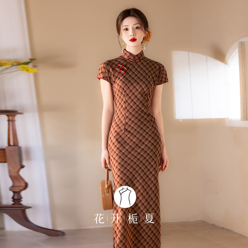爱依服美迹旗舰店《丹华》文艺复旗袍