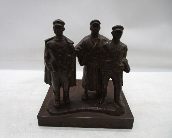 日本砂原放光作铜摆件 四高纪念，底板上带歌词，4.75公斤