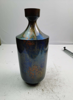 日本彩色老铜花瓶，重910克，高22厘米，口径4厘米，肚径10厘米。