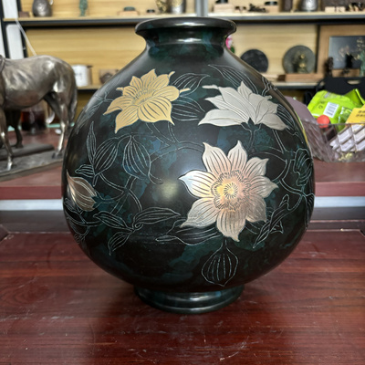 日本金工家秀峰作老铜图画花瓶，重4.5公斤，高31厘米宽27口径9