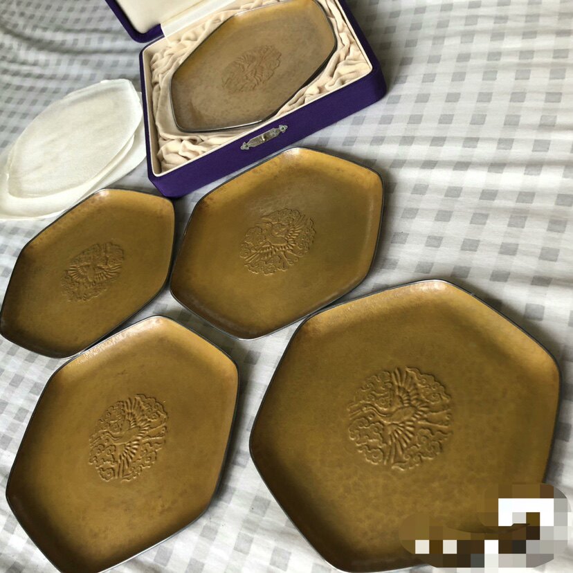 日本生驹制铜盘，直径约14.5cm～15.6cm 高1cm，已无盒，盘可单出